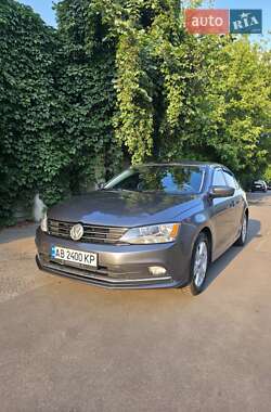 Седан Volkswagen Jetta 2015 в Києві