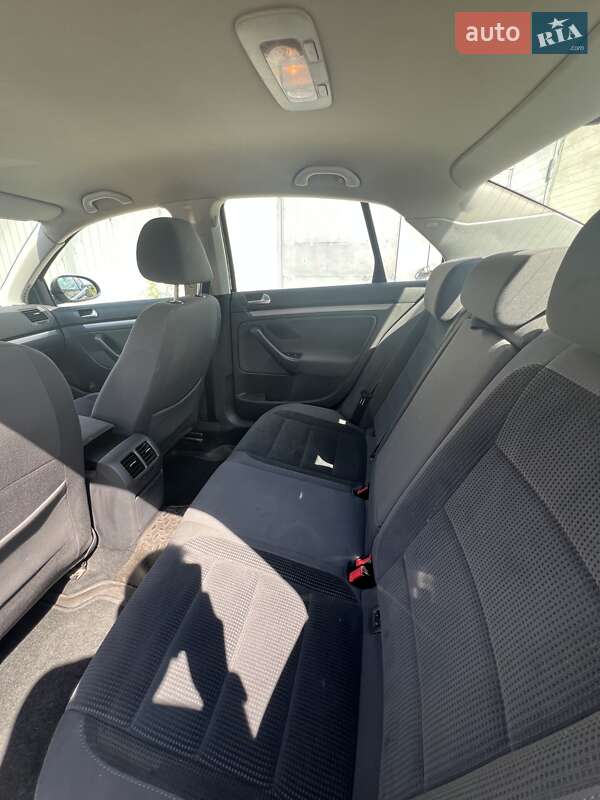 Седан Volkswagen Jetta 2008 в Тернополі