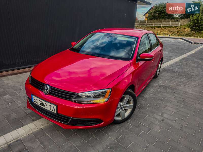 Седан Volkswagen Jetta 2013 в Львові