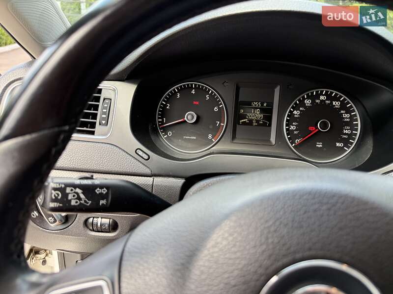 Седан Volkswagen Jetta 2012 в Корюківці