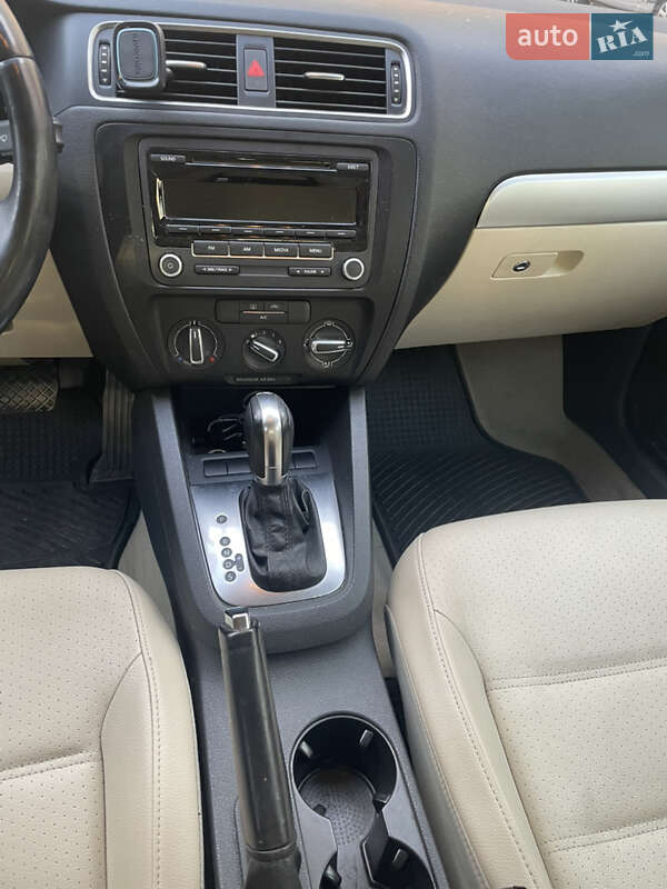 Седан Volkswagen Jetta 2013 в Киеве