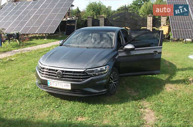 Седан Volkswagen Jetta 2018 в Львові