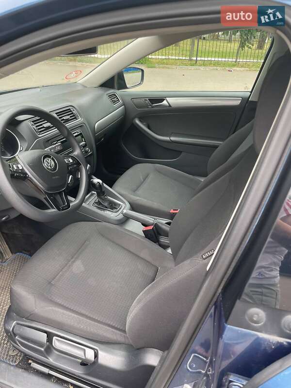 Седан Volkswagen Jetta 2015 в Борисполі