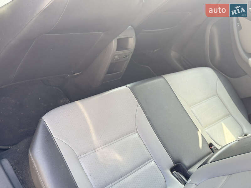 Седан Volkswagen Jetta 2013 в Києві