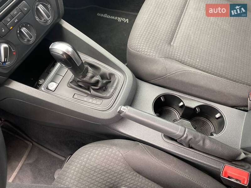 Седан Volkswagen Jetta 2016 в Львове
