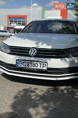 Седан Volkswagen Jetta 2016 в Сваляве