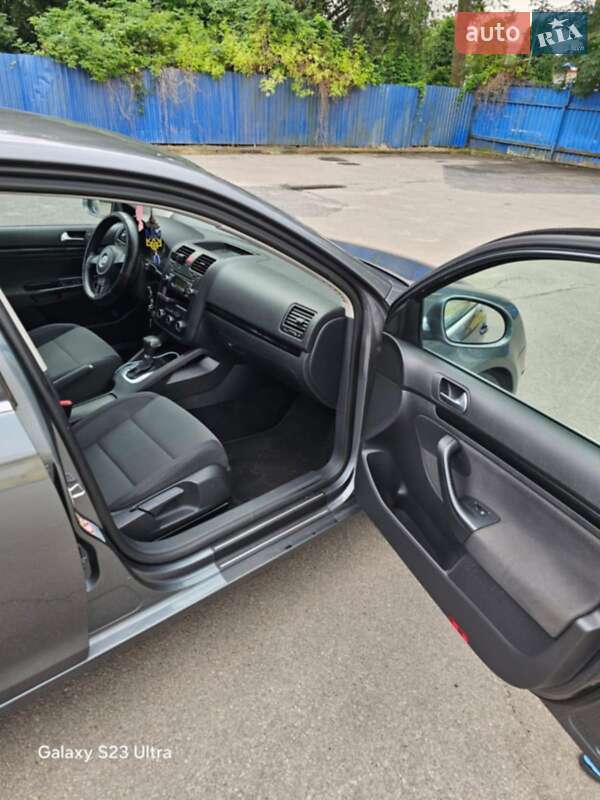 Седан Volkswagen Jetta 2010 в Тернополі