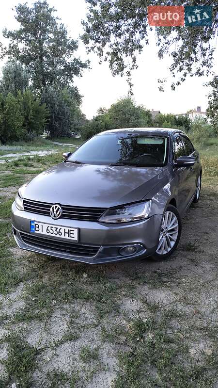 Седан Volkswagen Jetta 2012 в Полтаві