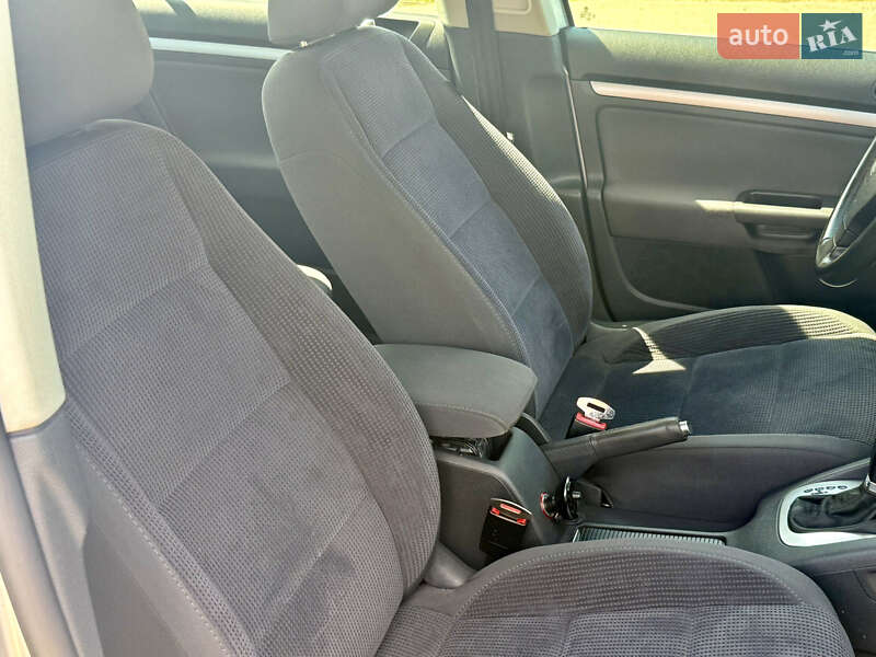 Седан Volkswagen Jetta 2007 в Староконстантинове
