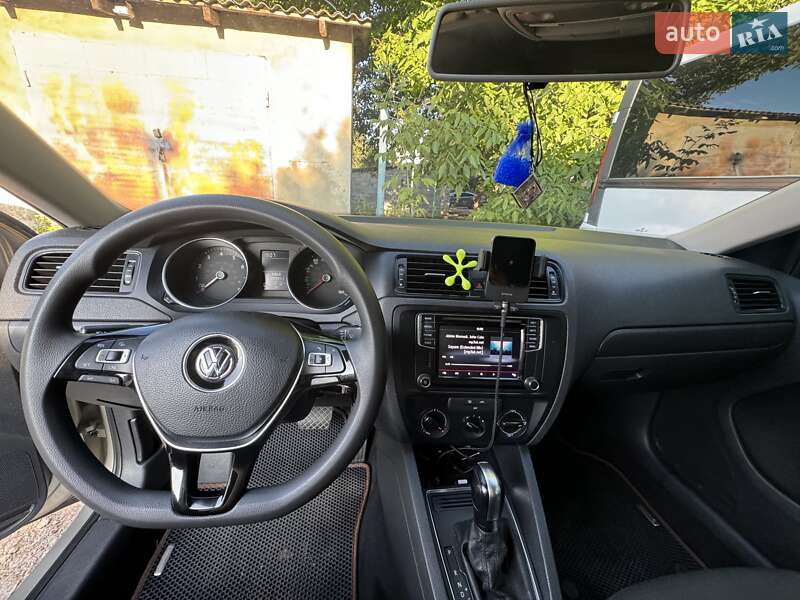 Седан Volkswagen Jetta 2015 в Тульчині