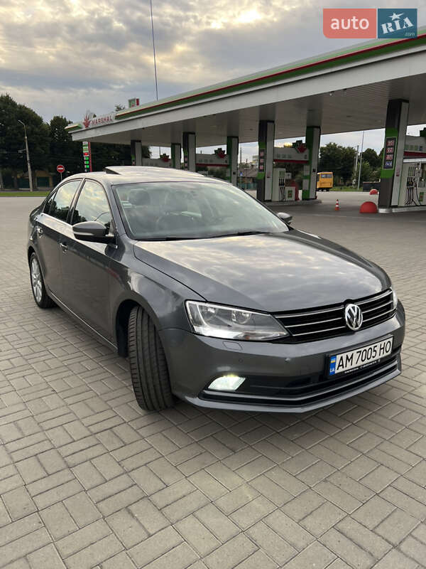 Седан Volkswagen Jetta 2013 в Житомире