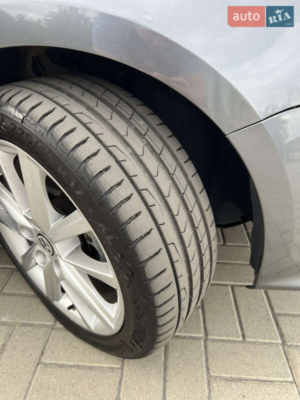 Седан Volkswagen Jetta 2013 в Житомире