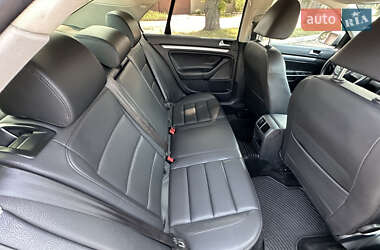 Седан Volkswagen Jetta 2010 в 