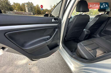 Седан Volkswagen Jetta 2010 в 