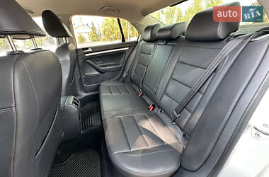 Седан Volkswagen Jetta 2010 в 