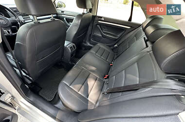 Седан Volkswagen Jetta 2010 в 
