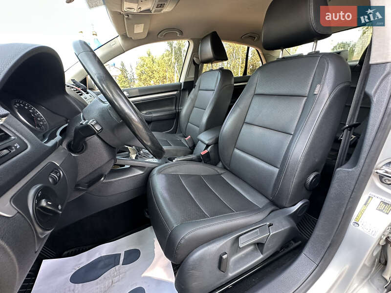 Седан Volkswagen Jetta 2010 в Первомайске