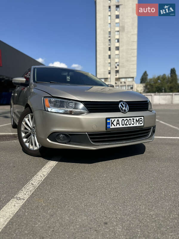 Седан Volkswagen Jetta 2012 в Києві