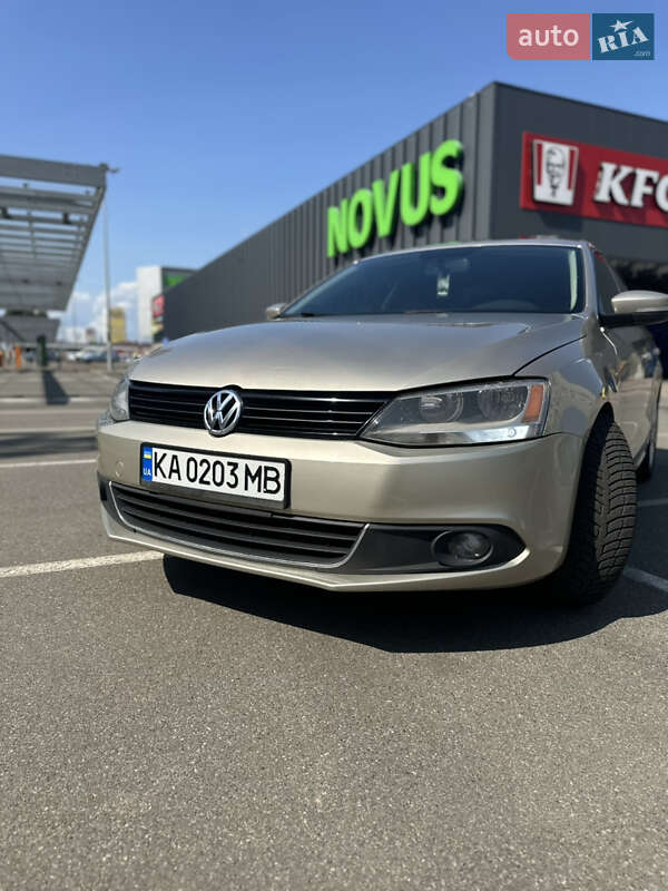 Седан Volkswagen Jetta 2012 в Києві