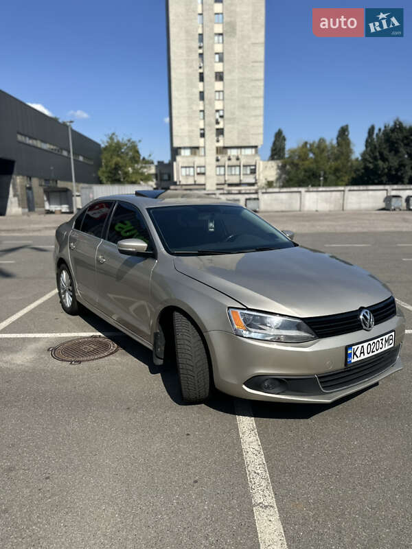 Седан Volkswagen Jetta 2012 в Києві