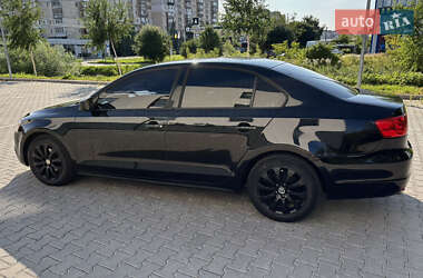 Седан Volkswagen Jetta 2011 в 