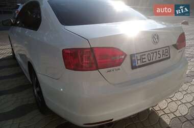 Седан Volkswagen Jetta 2011 в 