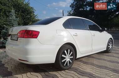 Седан Volkswagen Jetta 2011 в 