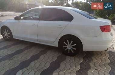 Седан Volkswagen Jetta 2011 в 