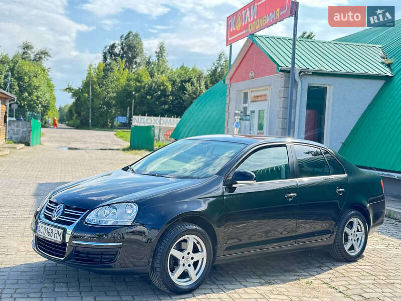 Седан Volkswagen Jetta 2009 в Харкові