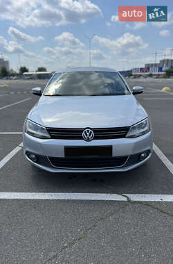 Седан Volkswagen Jetta 2012 в Києві