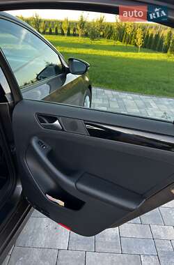 Седан Volkswagen Jetta 2013 в 