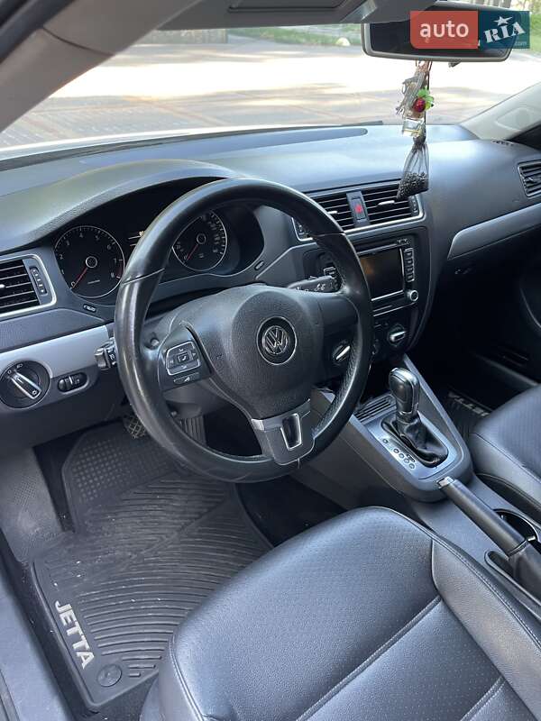Седан Volkswagen Jetta 2013 в Киеве фото 13 Седан Volkswagen Jetta 2013 в Киеве