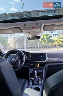 Седан Volkswagen Jetta 2018 в 