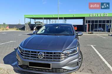 Седан Volkswagen Jetta 2018 в 