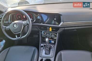 Седан Volkswagen Jetta 2018 в 