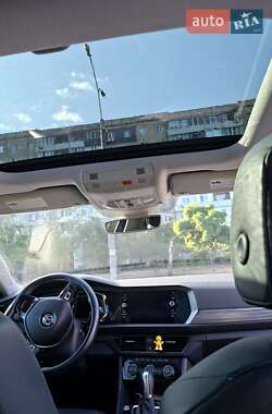 Седан Volkswagen Jetta 2018 в 