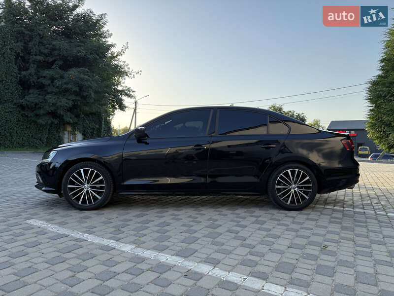 Седан Volkswagen Jetta 2016 в Івано-Франківську