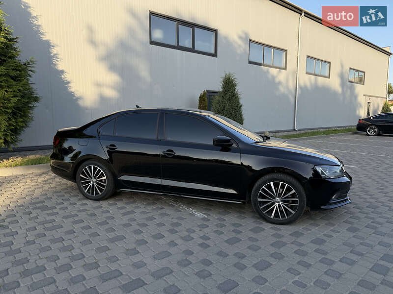 Седан Volkswagen Jetta 2016 в Івано-Франківську