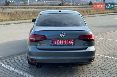 Седан Volkswagen Jetta 2016 в 