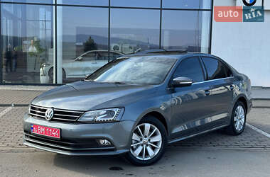 Седан Volkswagen Jetta 2016 в 
