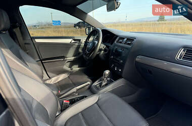 Седан Volkswagen Jetta 2016 в 