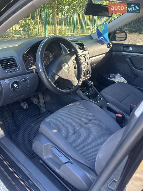 Седан Volkswagen Jetta 2006 в Вознесенську