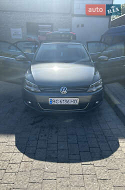 Седан Volkswagen Jetta 2012 в Львові