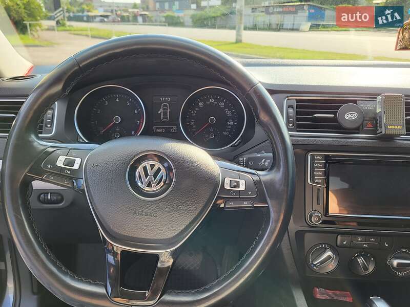 Седан Volkswagen Jetta 2017 в Сумах