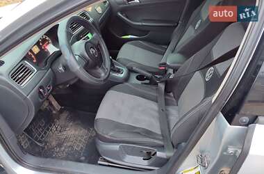 Седан Volkswagen Jetta 2014 в 