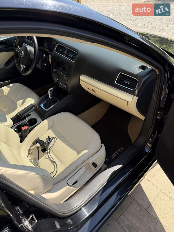 Седан Volkswagen Jetta 2014 в Хусті