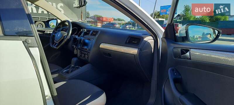 Седан Volkswagen Jetta 2016 в Боярке