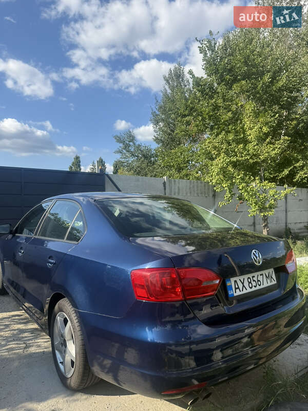 Седан Volkswagen Jetta 2012 в Харькове