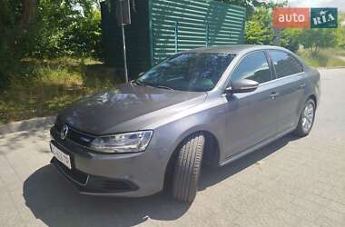 Седан Volkswagen Jetta 2013 в Львове