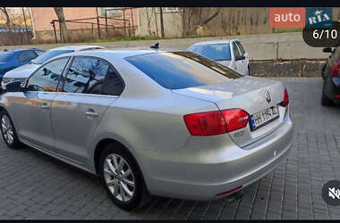 Седан Volkswagen Jetta 2014 в 